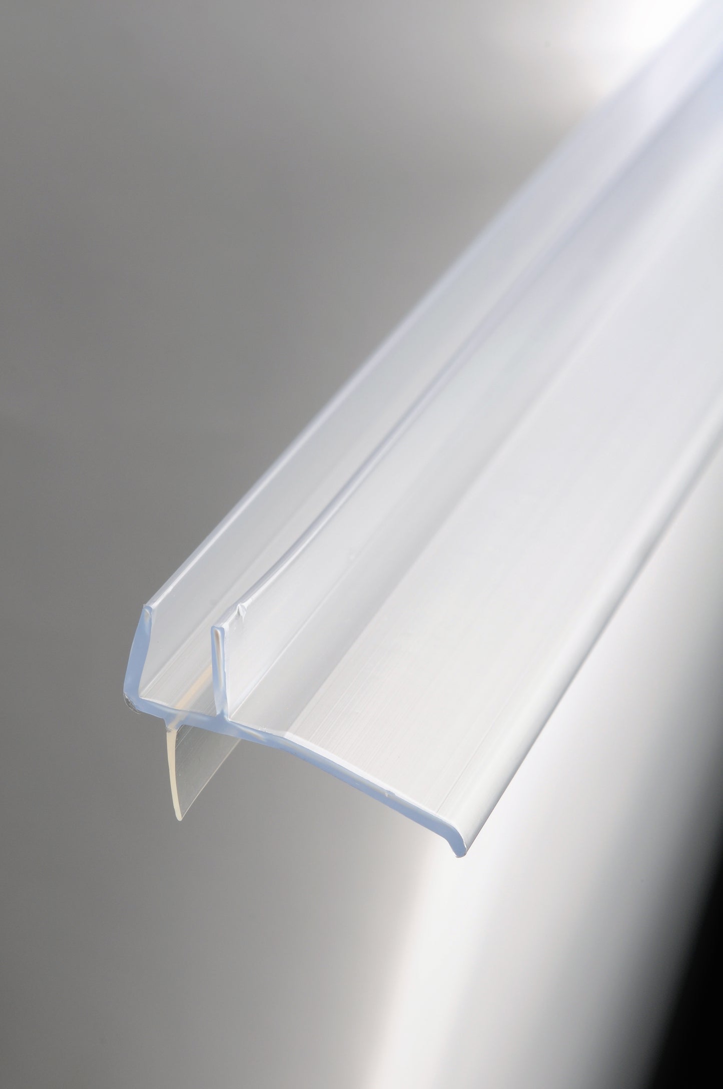 #1233-20 Wasserabweiser mit senkrechter Dichtlippe für 8mm Glas, 2 Meter