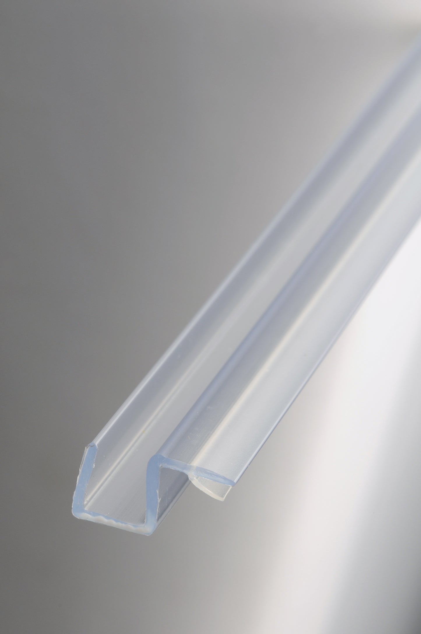 #2224 Anschlagdichtung 90" mit weicher Lippe für 8 mm Glas, Länge 2m., transparent